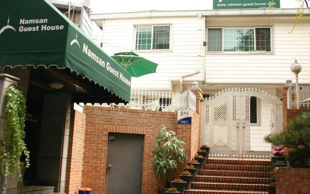 Отель Namsan Guesthouse вид на фасад