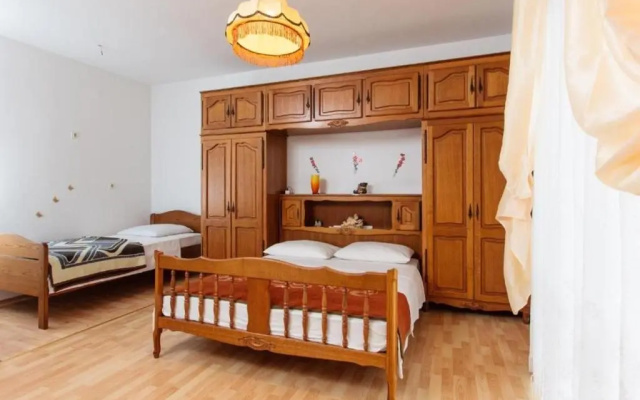 Apartment Knez 1 - 50m from beach