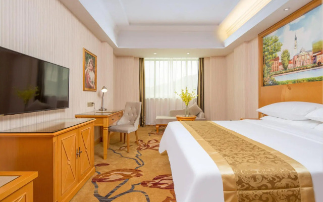 Vienna Hotel (Guangzhou Zengcheng Wanda Plaza Metro Station Branch)