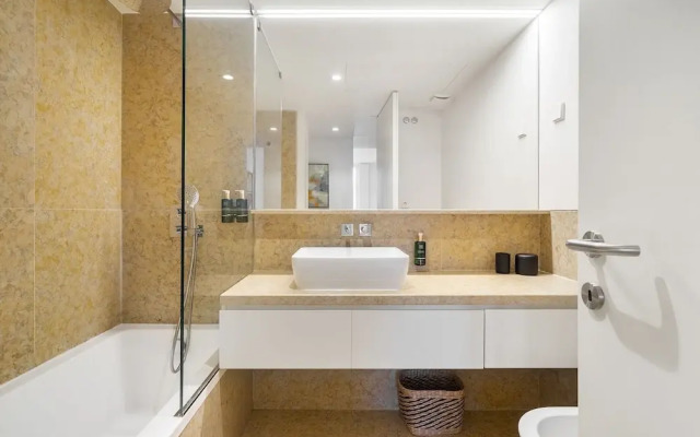 Lisbon Skyline Penthouse Luxury Living View, Ac & Elevator