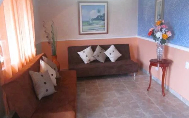 The Rock House Hostel - Adults Only