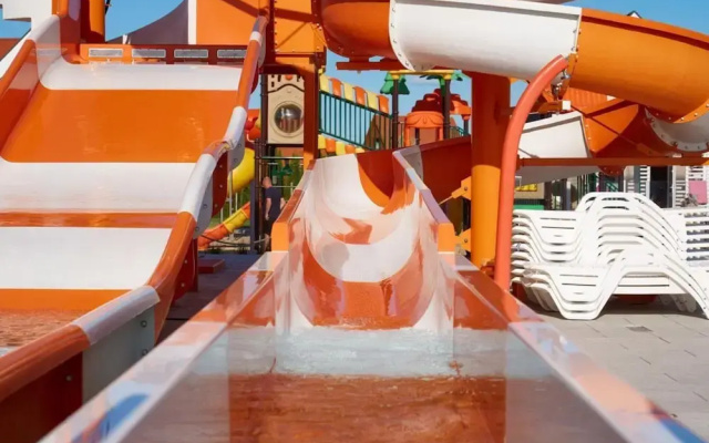 Holiday Homes With Pool, Attractions for Children