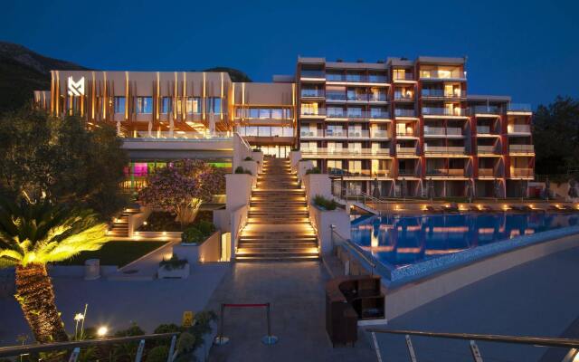 Отель Maestral Resort & Casino Черногория, Будва - 1 отзыв об отеле, цены и фото номеров - забронировать отель Maestral Resort & Casino онлайн вид на фасад