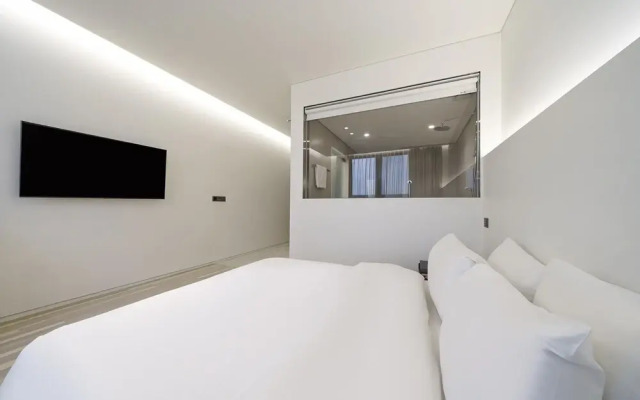 Pyeongtaek La Seine Tourist Hotel
