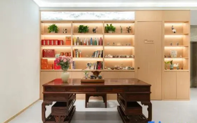 Spring Mansion (University City Store)