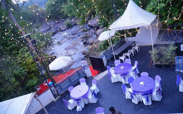 Palatty's Resort