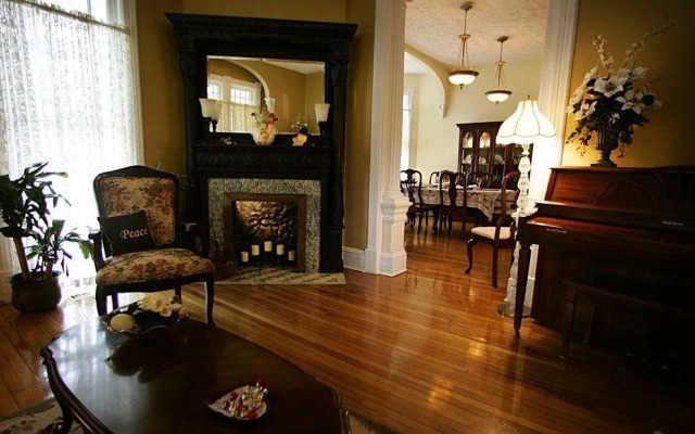 The Magnolia House Inn