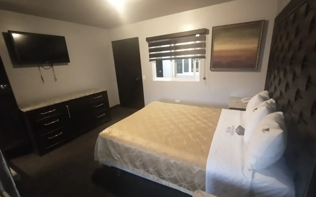 Hotel Suites Royal