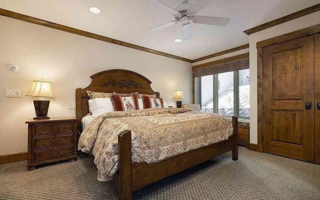 Treetops 4e 3 Bedroom Condo