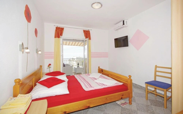 Beautiful Home in Makarska With Wifi and 1 Bedrooms