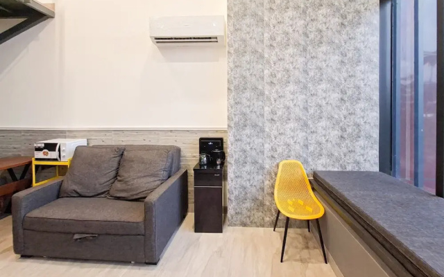 Comfy Dan Warm Studio Soho At Collins Boulevard Apartment