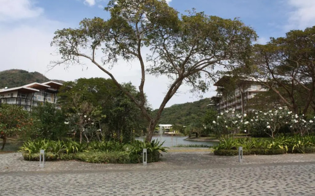 Unit 507 Pico De Loro