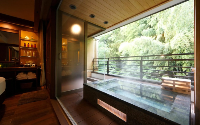 Hakone Kamon