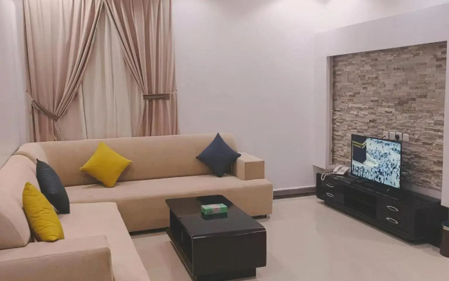 Evan Suites