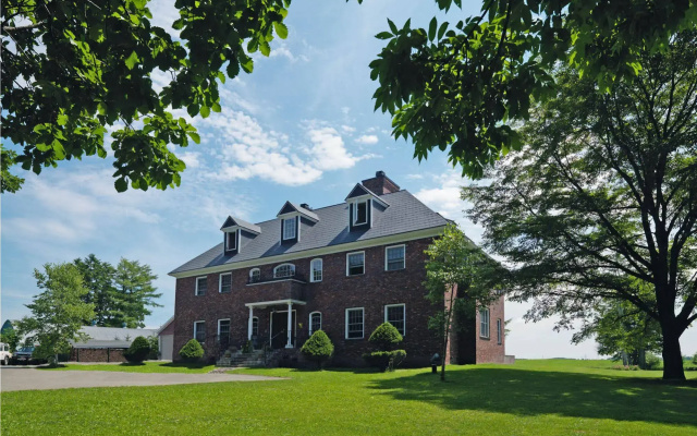 Hazel Grouse Manor