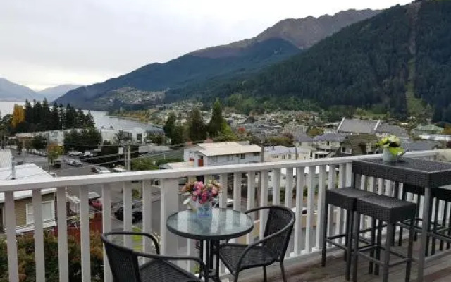 Central Lakeview Lodge and Apartments