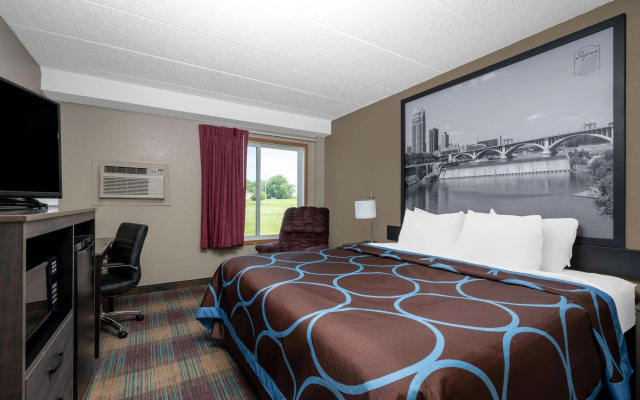 Super 8 by Wyndham Glenwood