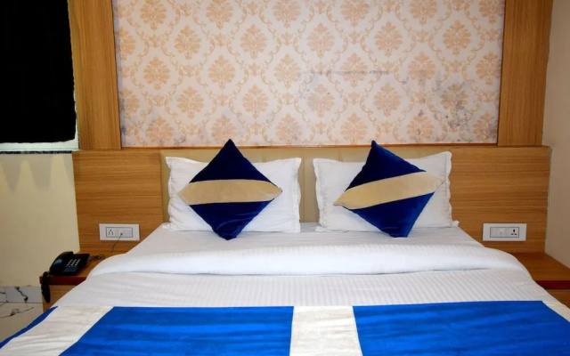 Hotel Midnight (SG Highway)