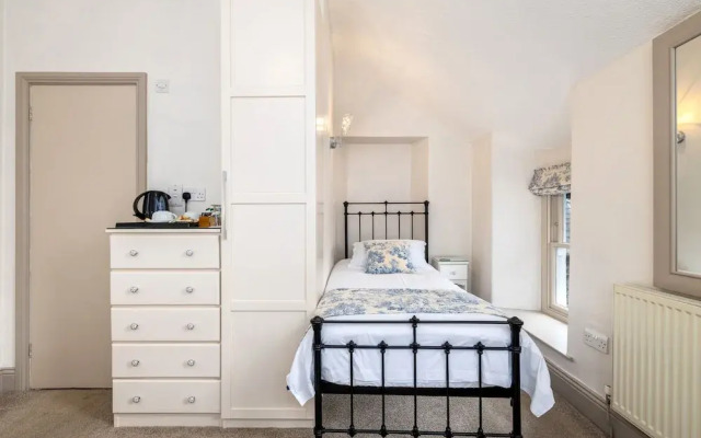 2 Cambridge Villas