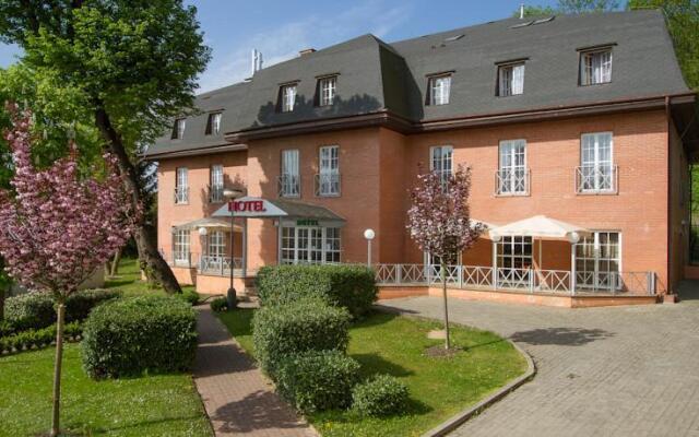 Alexandra Hotel Розтоки вид на фасад