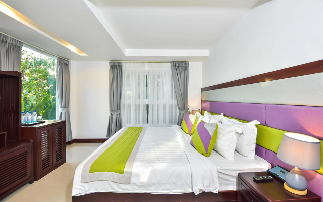 Independence Hotel by Dara