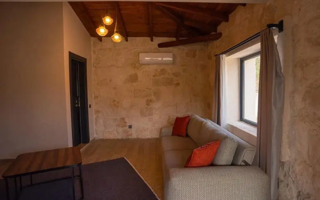 Terra Rossa Stone Houses Otel Kaş
