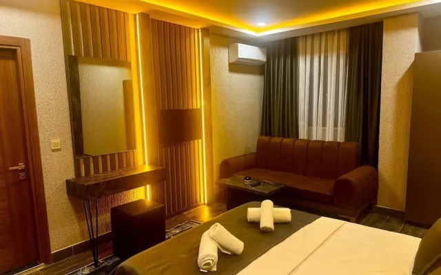 Royal Escape Hotel