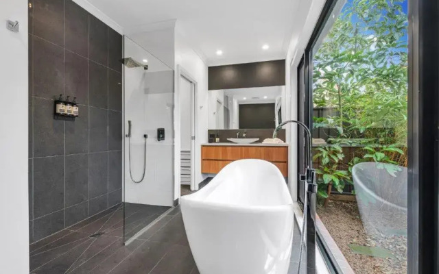 Villa Simone - Tranquil Hideaway in the Heart of Echuca