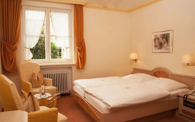 Hotel Zum weißen Stein