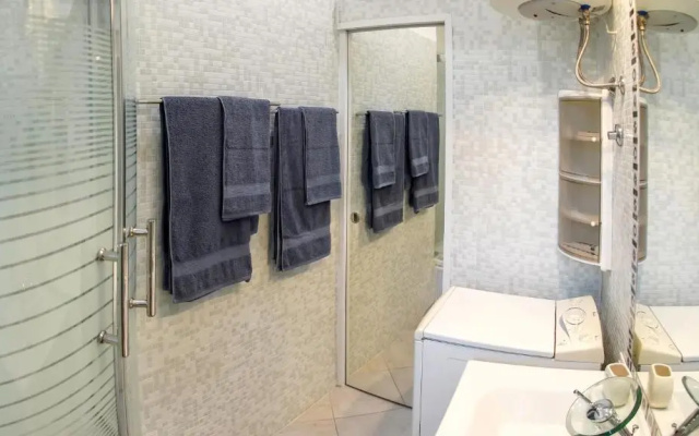 Apartment 4 four
