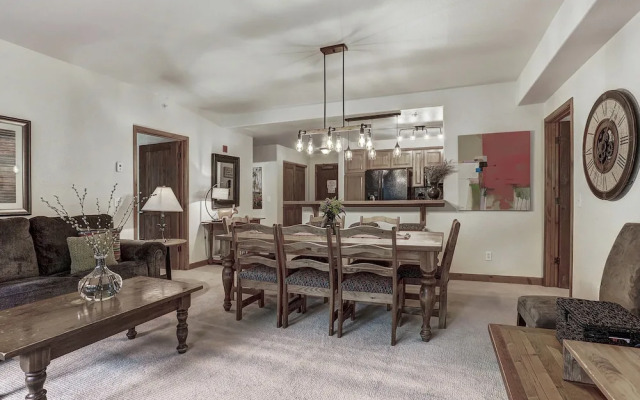 Tyra Riverbend 213 3 Bedroom Condo by RedAwning