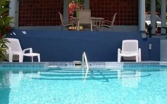 Fond Bay Suites Hotel