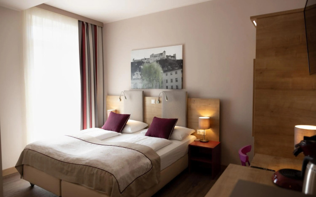 Hotel Max 70