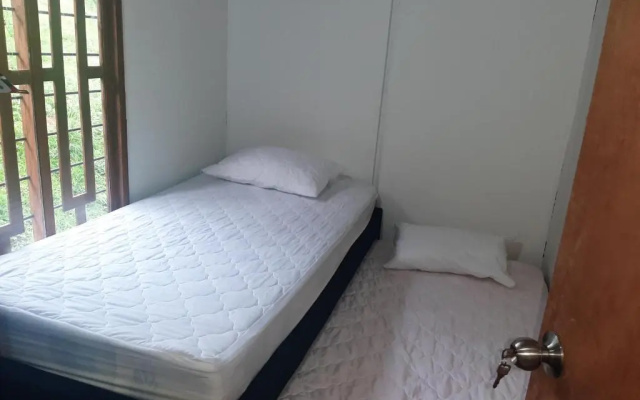 Casita familiar de campo condina
