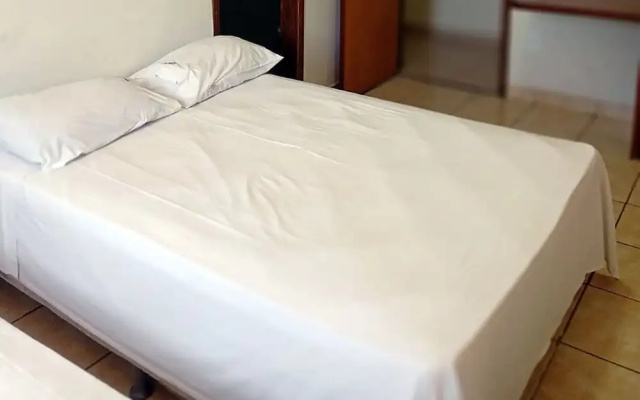 OYO Grande Hotel