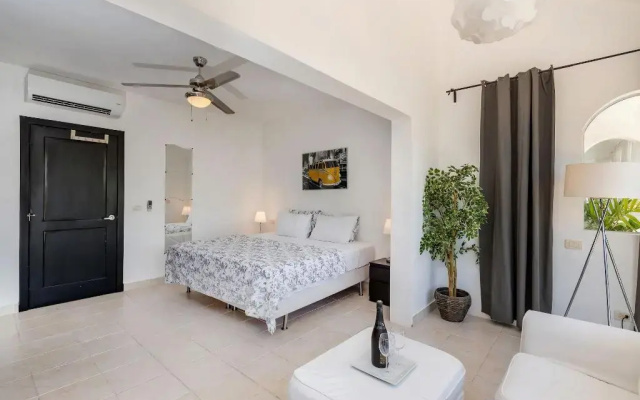 Flor Del Mar Condo