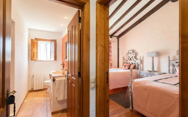 Rosa Estates The Farmhouse & Stables