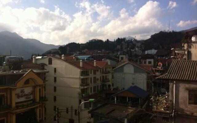 Отель Sapa Sunshine Hotel Вьетнам, Шапа - отзывы, цены и фото номеров - забронировать отель Sapa Sunshine Hotel онлайн балкон