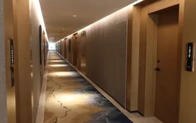 Heyue Holiday Hotel