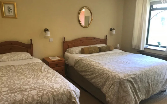 Holly House Bed & Breakfast
