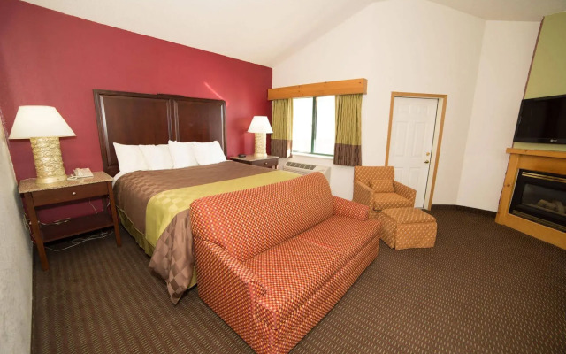 HomeTown Inn & Suites