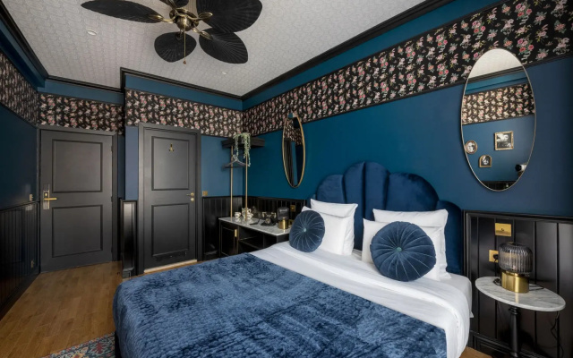 Craves Hotel
