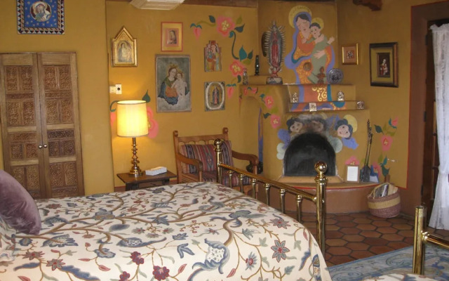 La Doña Luz Inn