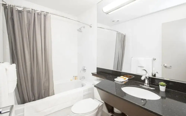 1 Bedroom Suite in Downtown Winnipeg With Parking