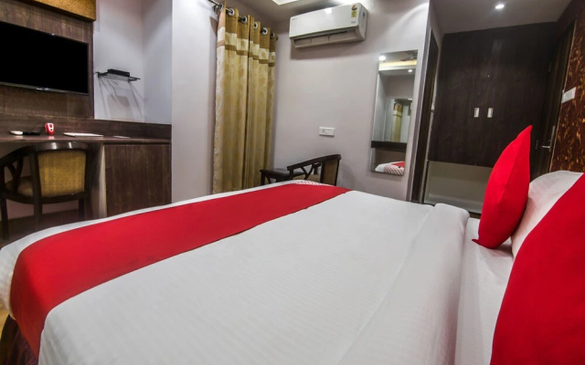OYO 15582 Hotel Vrinda Regency