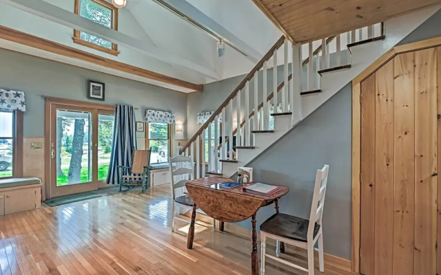 Charming Stonington Studio w/ Ocean Views!