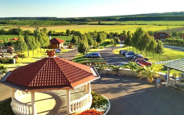 Egri Korona Borhaz es Wellness Hotel
