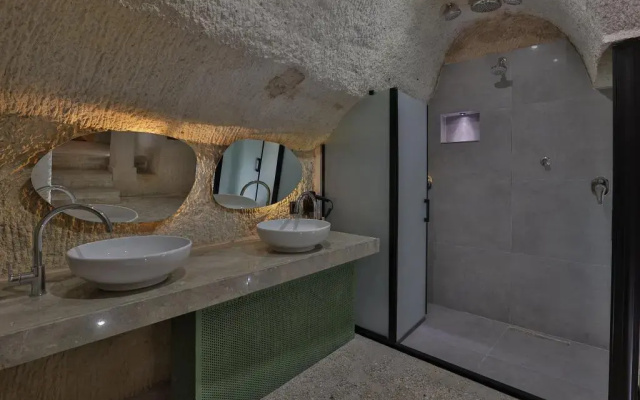 Eka Cave Maison