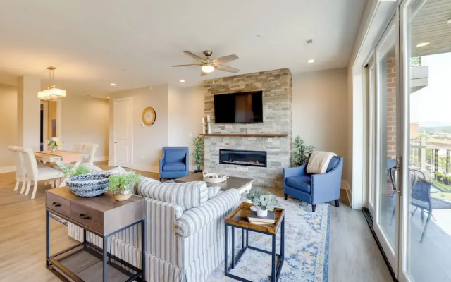 Pet-friendly Lynchburg Condo: Balcony w/ Views!