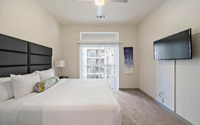 Spacious Private and Elegant Downtown Location